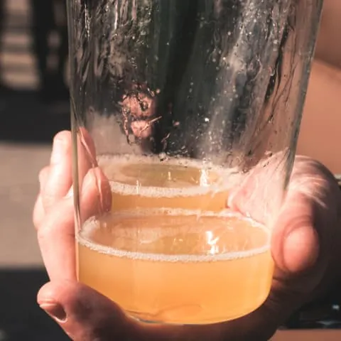 Vaso de Sidra en Gijón - Mejores sidrerías de Gijón - Dónde comer en Gijón - Guía de Viajes - Buendía Tours