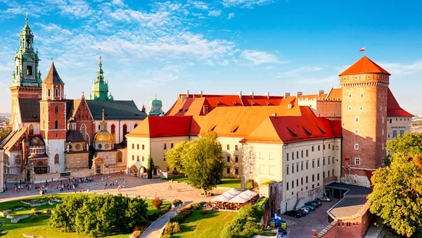 Castillo y Catedral de Wawel al atardecer en Cracovia, Polonia