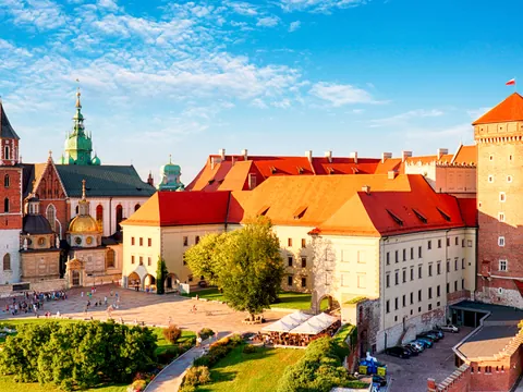Castillo y Catedral de Wawel al atardecer en Cracovia, Polonia