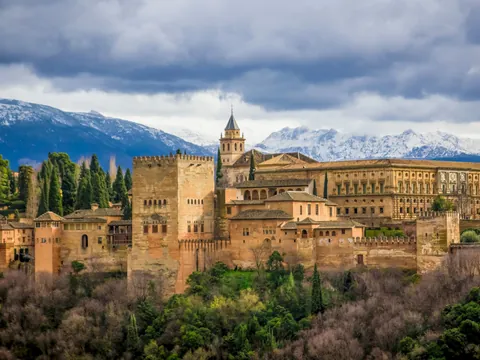 Visita guiada a la Alhambra y los barrios de Albaicín y Sacromonte