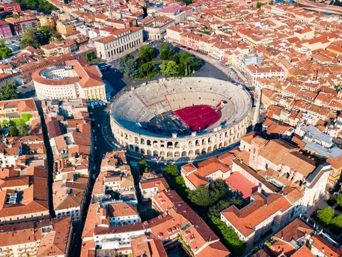 Vista aérea del antiguo anfiteatro de Verona.