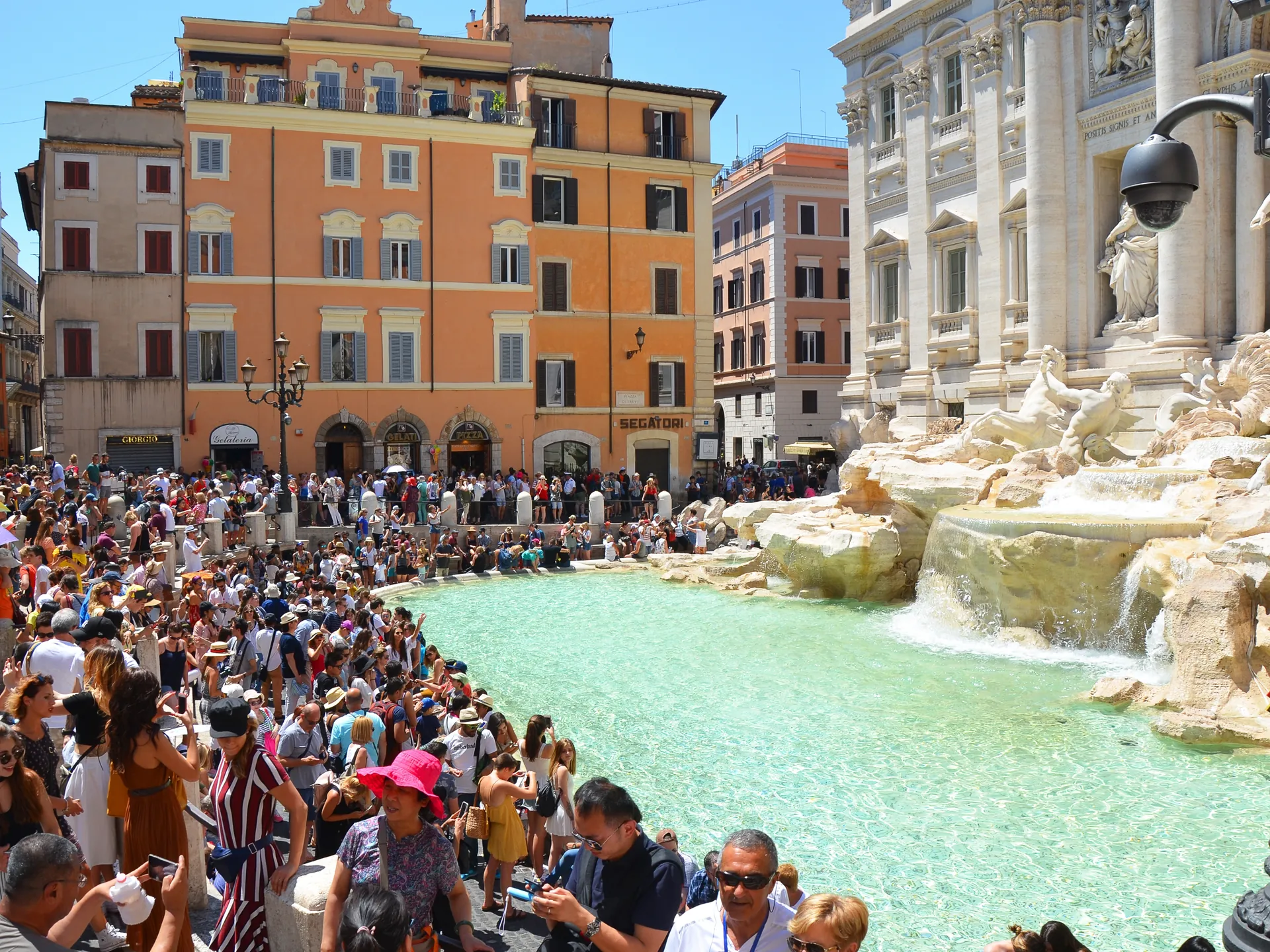 Turistas en Roma