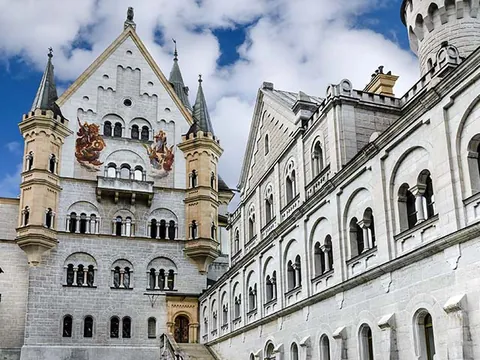 Patio Castillo excursión Castillo Neuschwanstein desde Múnich Muncih
