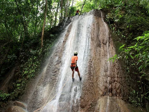 Multiaventura Cahorros Monachil Escalada Rappel Transporte desde Granada