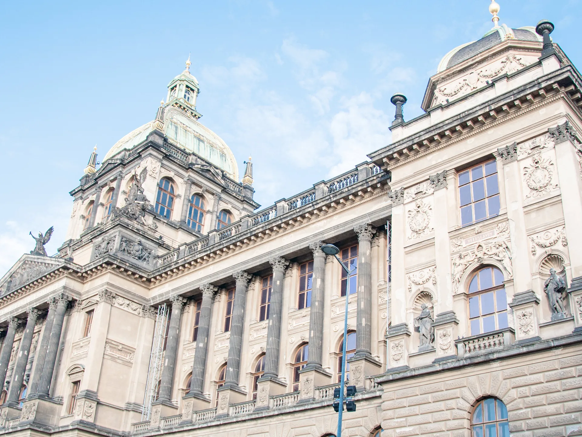 Museo Nacional de Praga - Qué ver en Praga - Guía de viaje Praga - Buendía Tours