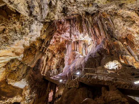 excursión visita guiada Cuevas Valporquero León Castilla León
