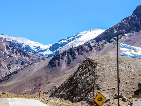 Acceso al Aconcagua, en la Cordillera de los Andes.