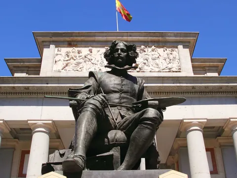 Estatua Velázquez - Visita guiada por el Museo del Prado con entrada incluida - Visitas Guiadas y Excursiones en Madrid - Buendía