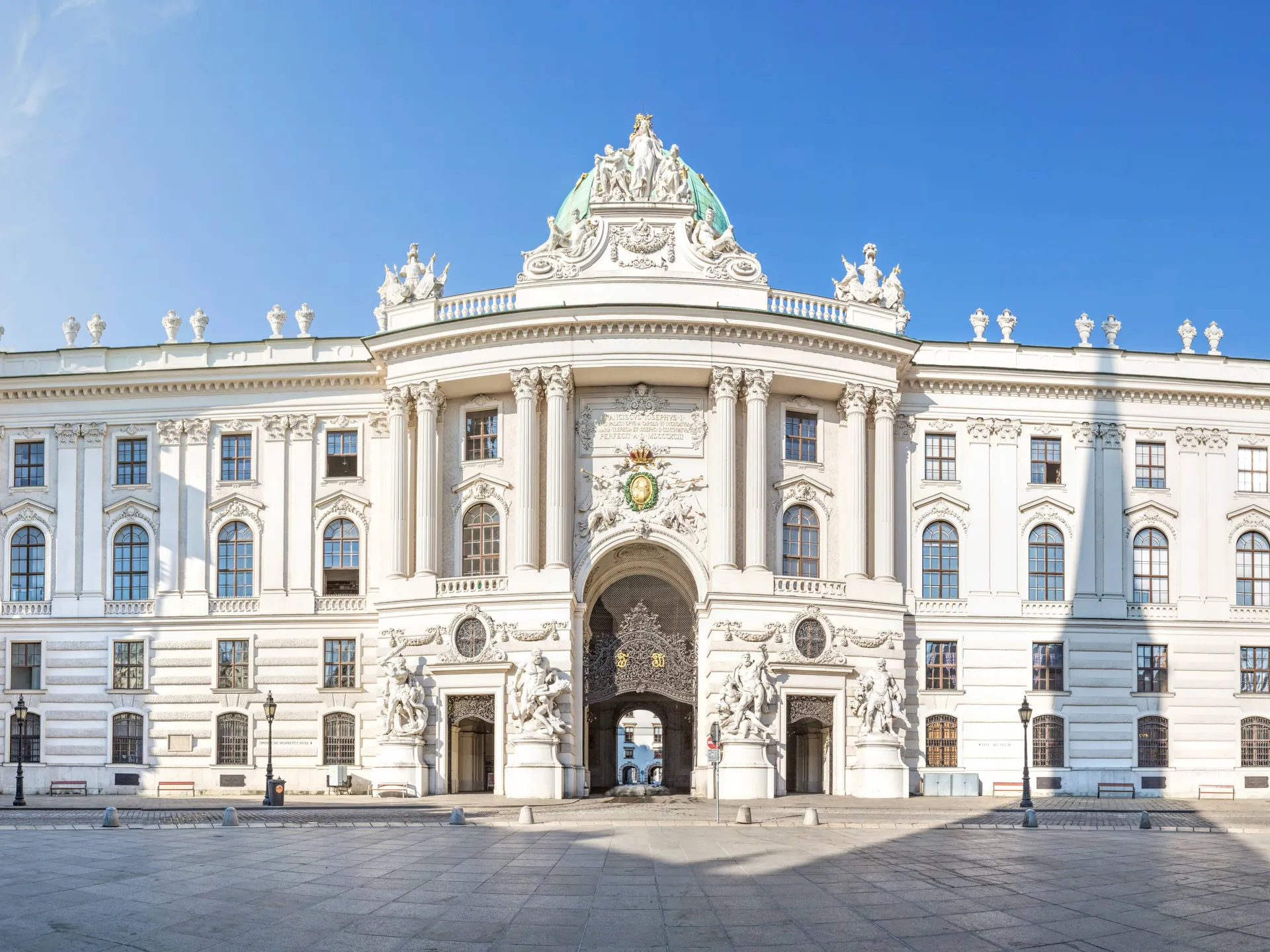 Escuela Española de Equitación - Viena - Los 15 imprescindibles de Viena - Blog - Buendía Tours