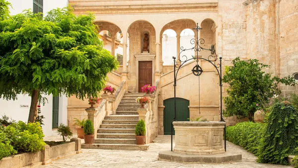 Free tours en Menorca para descubrir las dos ciudades que explican la isla
