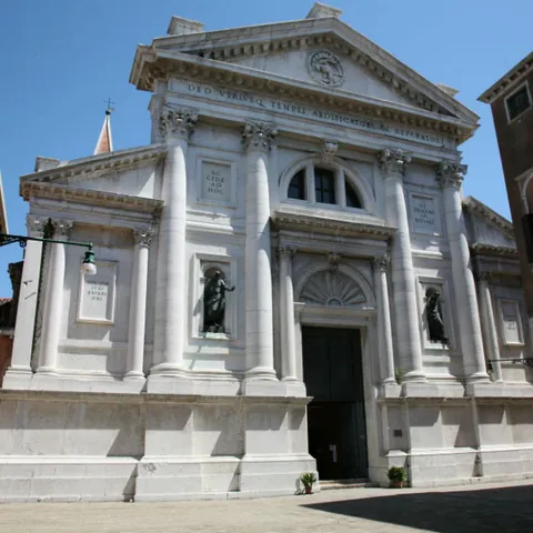 Fachada de la Iglesia San Francesco della Vigna en Venecia