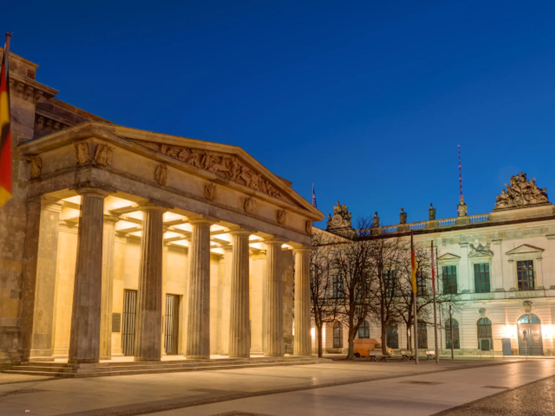 Nueva Guardia Berlín - Qué ver en Berlín - Guía de viaje Berlín - Buendía Tours
