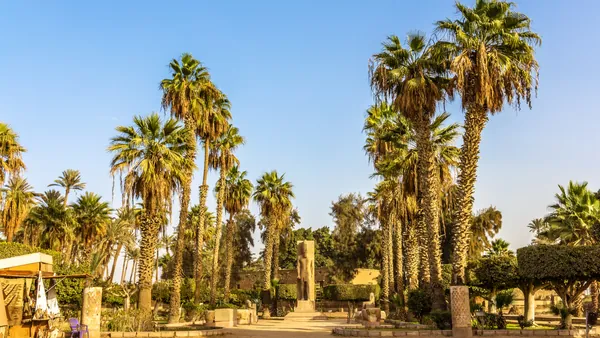 Menfis tour a las Piramides de Guiza Saqqara y Menfis excursiones y Actividades en el Cairo