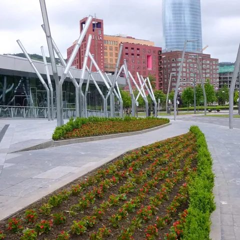 - Avenida Abandoibarra - Qué ver en Bilbao - Guía de viaje Bilbao - Buendía Tours