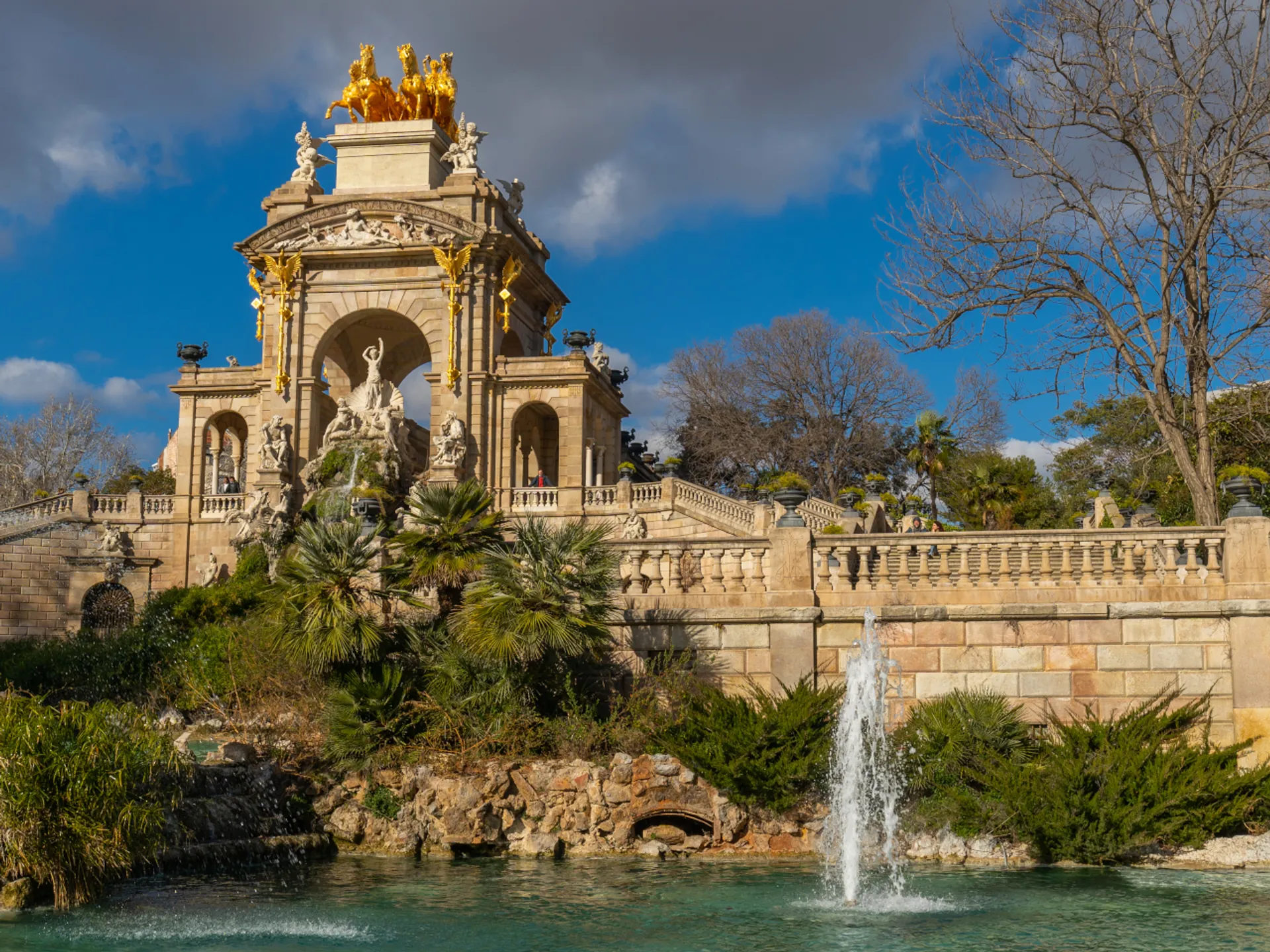 Vista de la Cascada Monumental - Parque de la Ciutadella de Barcelona - Qué ver en Barcelona - Guía de Viajes Barcelona - Buendía Tours