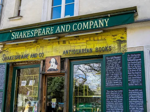 Fachada de la librería Shakespeare and Company en París