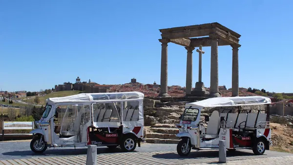 Tuk Tuk Avila