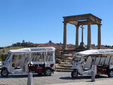 Tuk Tuk Avila