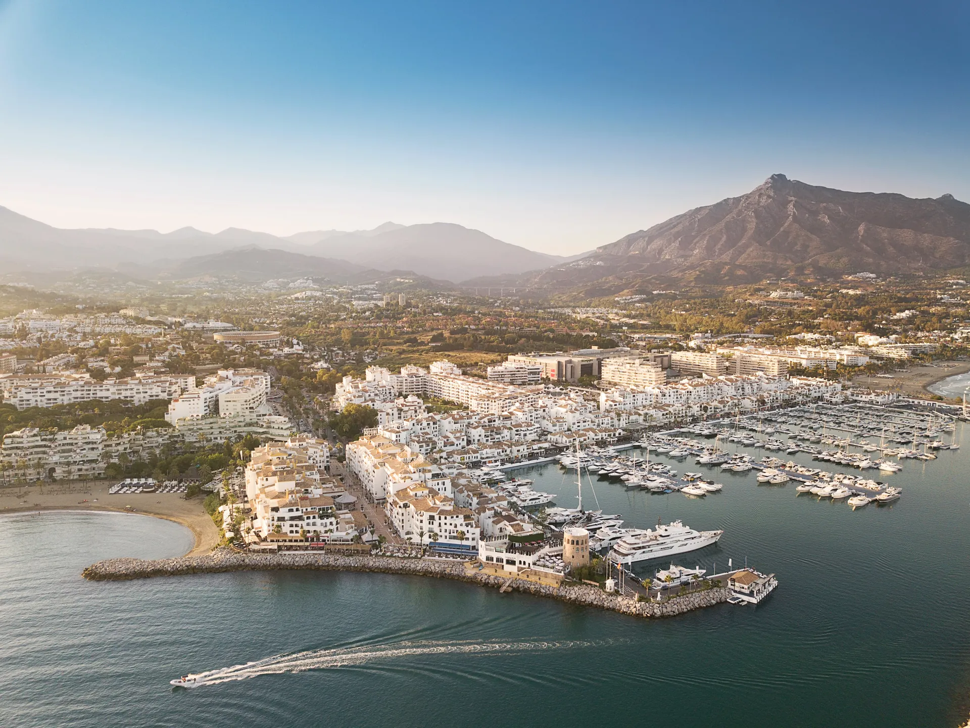 imagen aerea puerto banús
