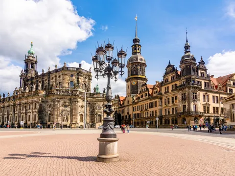Catedral y castillo plaza Theaterplatz Dresde Alemania