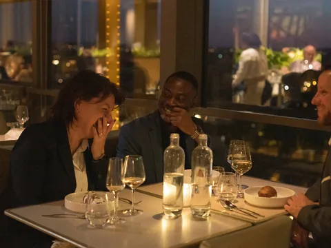 Con amigos, en familia o, simplemente, para pasar un buen rato en compañía, Madame Brasserie es uno de los mejores restaurantes de París. ¡No lo dudes y vívelo en persona!