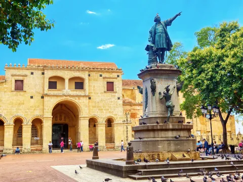 excursión Santo Domingo desde Punta Cana visita guiada Plaza Colon Transporte República Dominicana