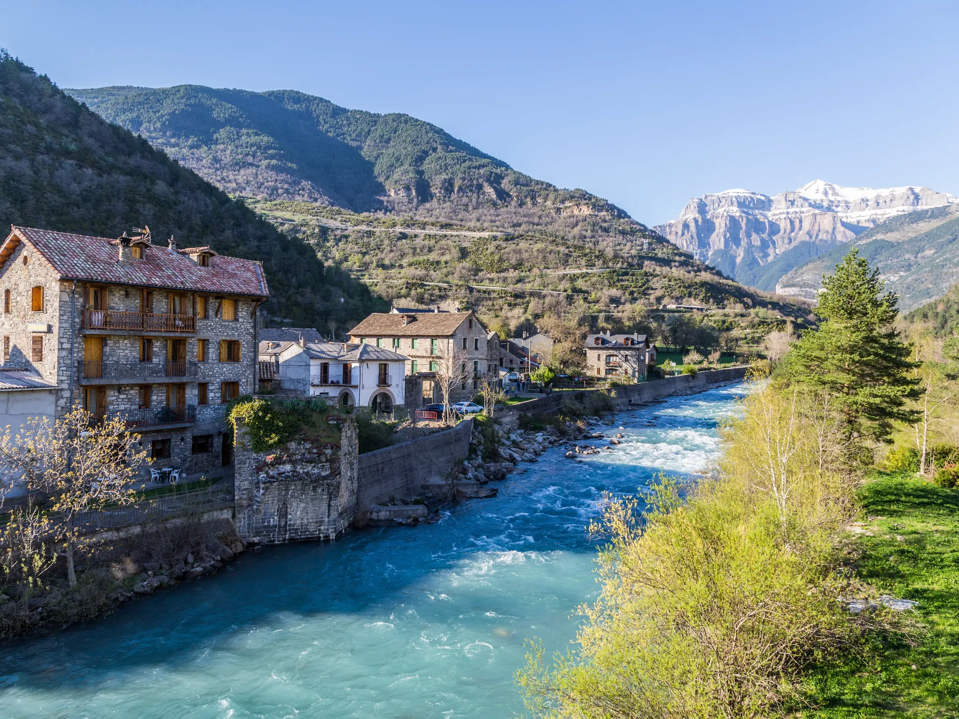 broto y el río Ara