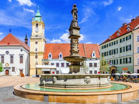 Excursión a Bratislava con comida desde Viena