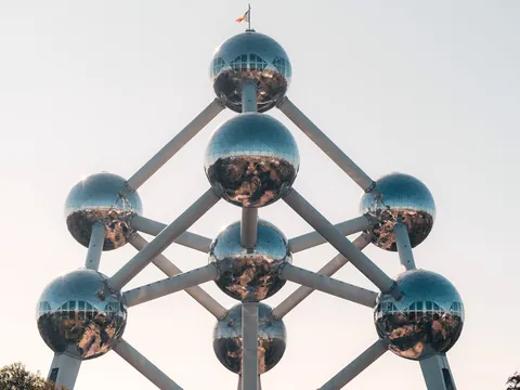 Vista frontal del Atomium de Bruselas