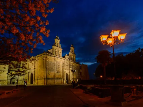 tour-a-pie-nocturno-ubeda.jpg