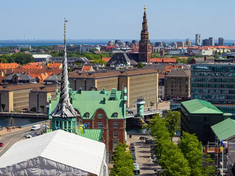 Vista urbana de Copenhague desde Christianshavn, Dinamarca