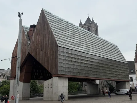 edificio municipal Stadshal pabellón de la ciudad en Gante Bélgica