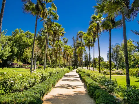 Los jardines son otro de los atractivos turísticos que se fusionan con la belleza del entorno.