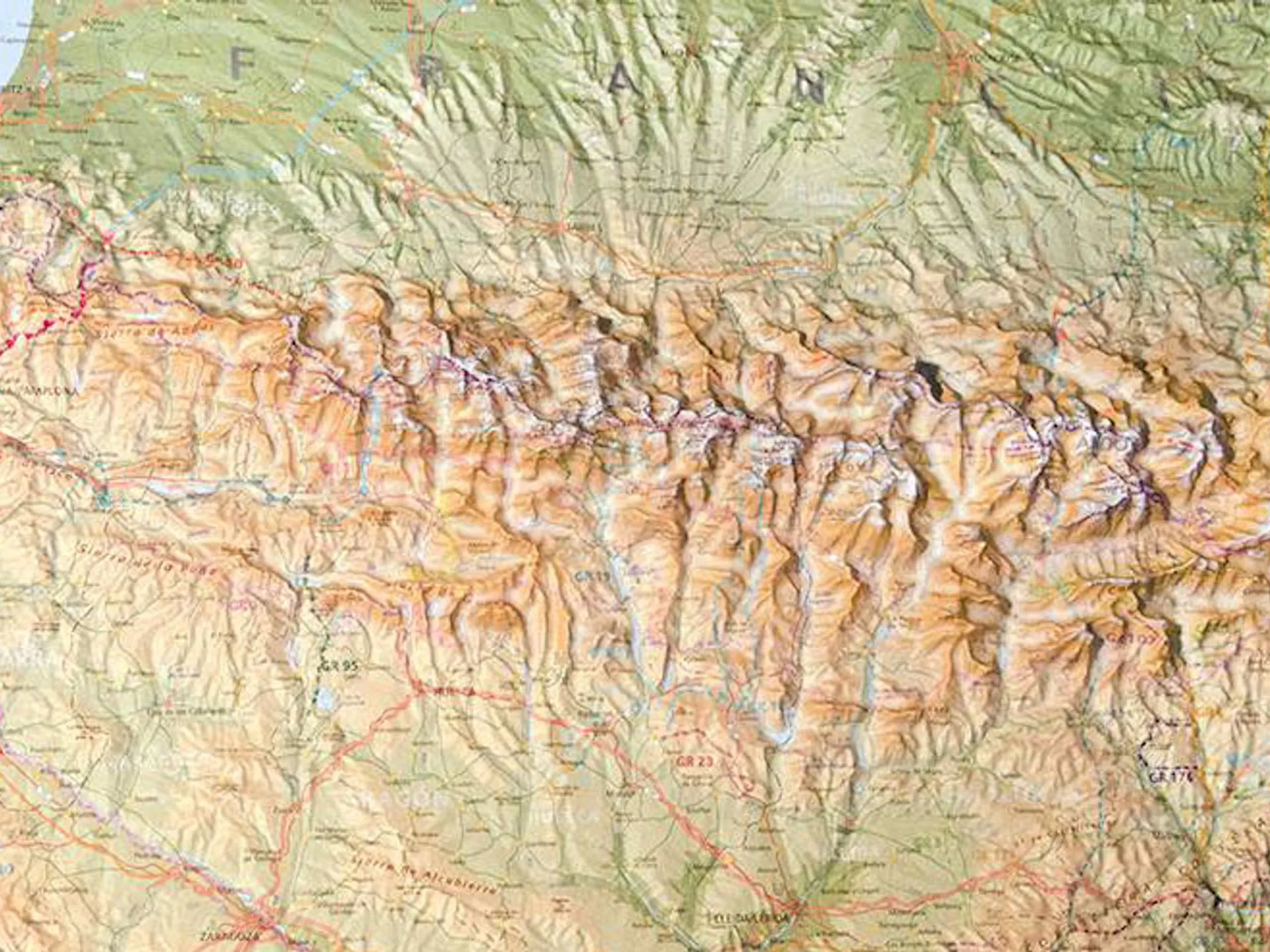 Mapa en relieve del Pirineo - PyrenMuseu - Guía de viajes Baqueira Beret - Buendía
