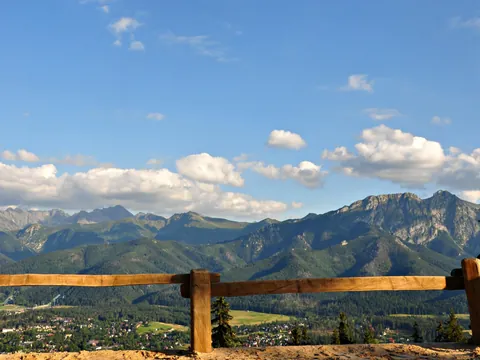 Vista panorámica de los montes Tatra desde Zakopane, Polonia
