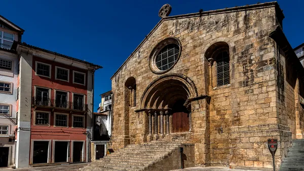 free tour Coimbra Esencial visita guiada gratis Iglesia Santigo Bartolome gratuita