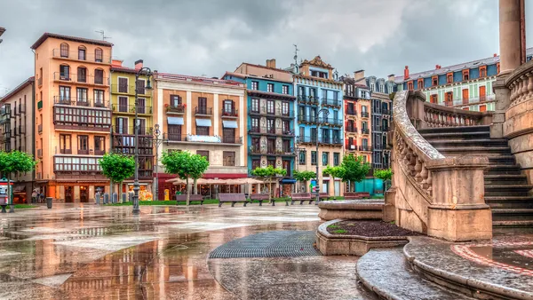 tour privado Pamplona Plaza Castillo visita guiada Navarra