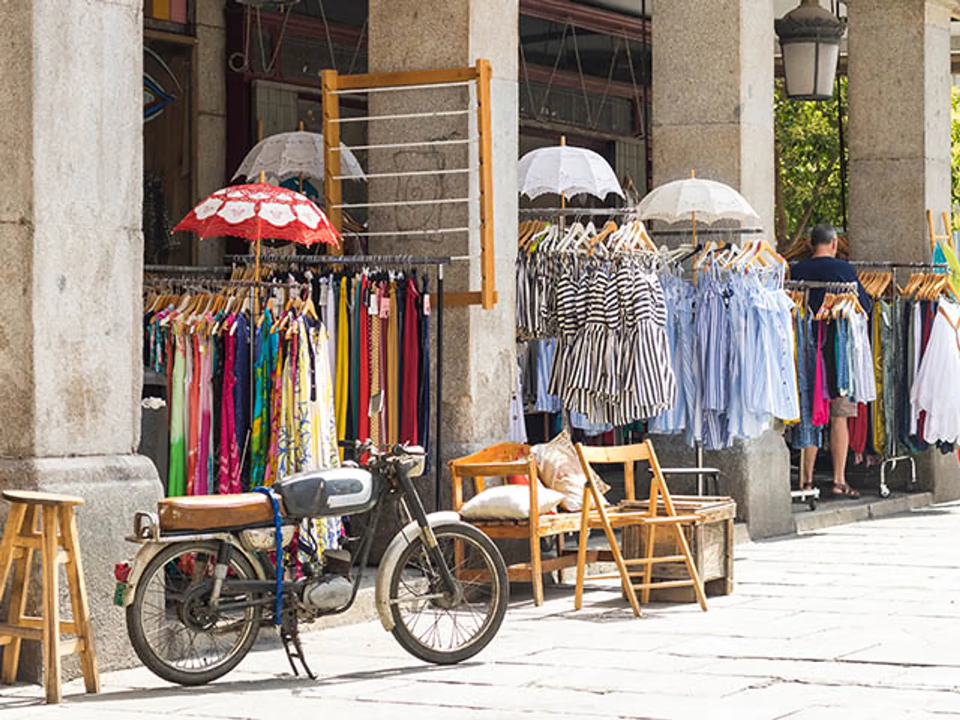 Horario comercial y Festivos en Madrid-Guía de Viaje Buendiatours