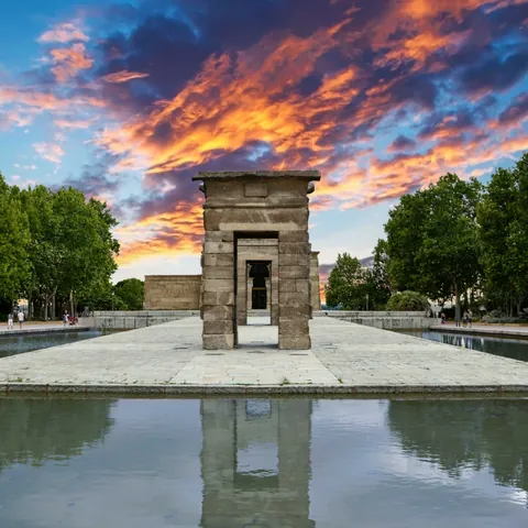 Atardecer en el Templo de Debod-Que ver en Madrid-Guia de Viaje BuendiaTours