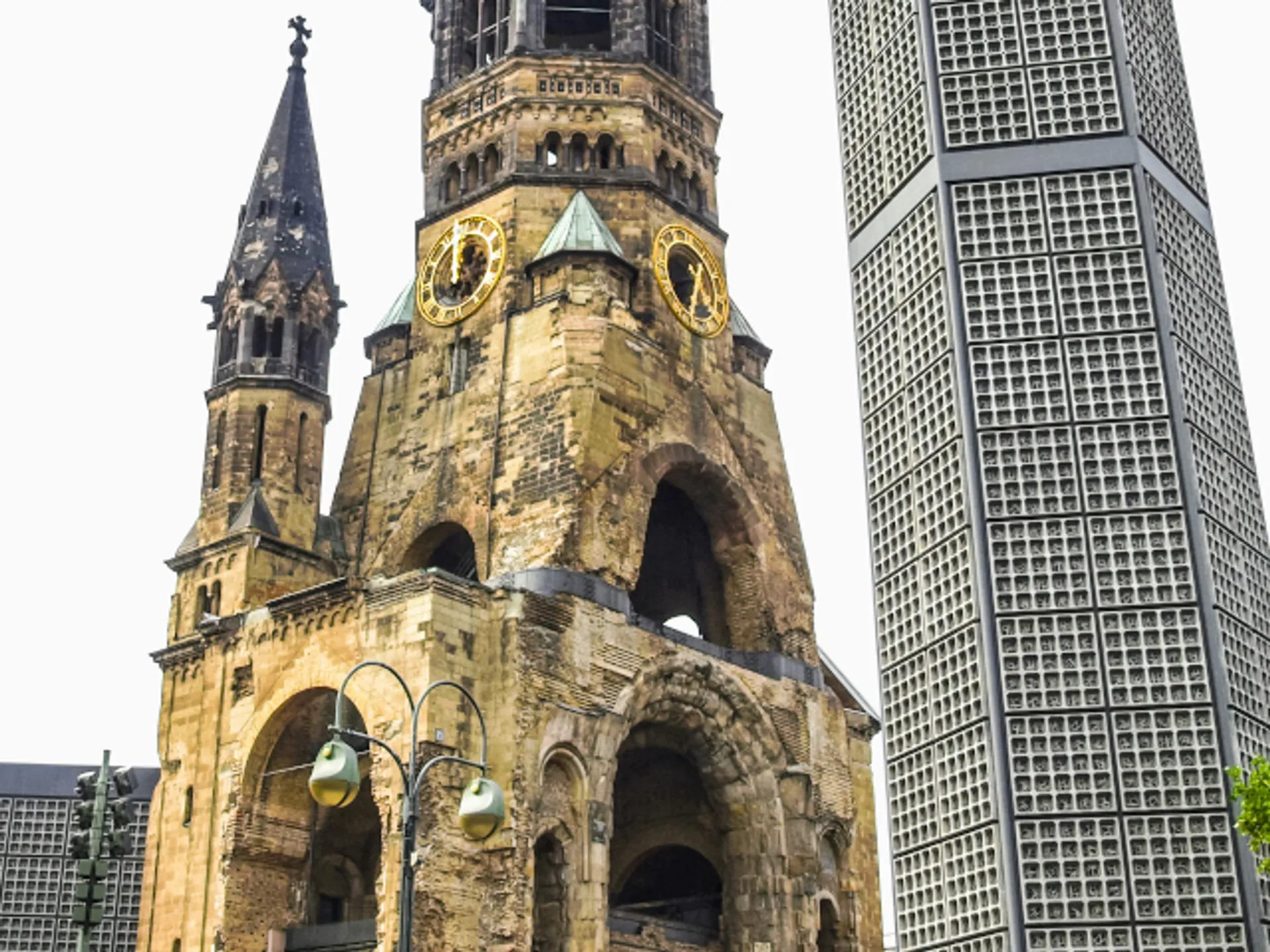 Iglesia memorial Kaiser Wilhelm - Qué ver en Berlín - Guía de viaje Berlín - Buendía Tours