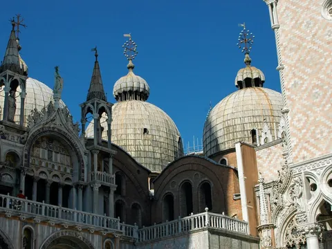 Cúpulas de la Basílica de San Marcos en Venecia, Italia