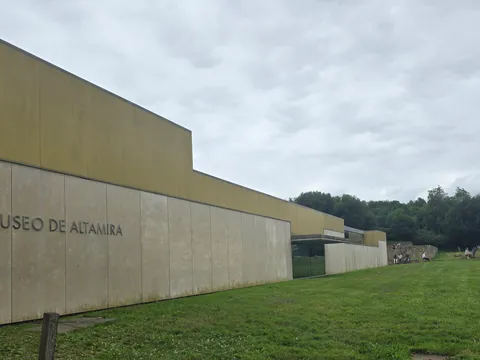 Exteriores del Museo de Altamira