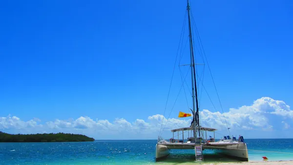catamaran-cayo-blanco_0.jpg