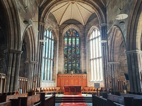 vitrales e interior de la iglesia de st michaels