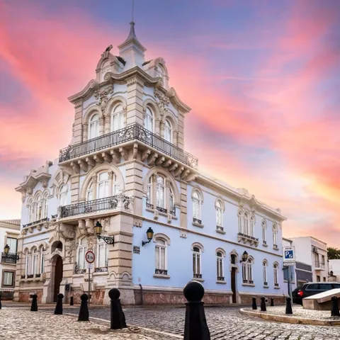 Vista frontal Palacio Belmarco - Faro - Guía viajes del Algarve - Buendía Tours