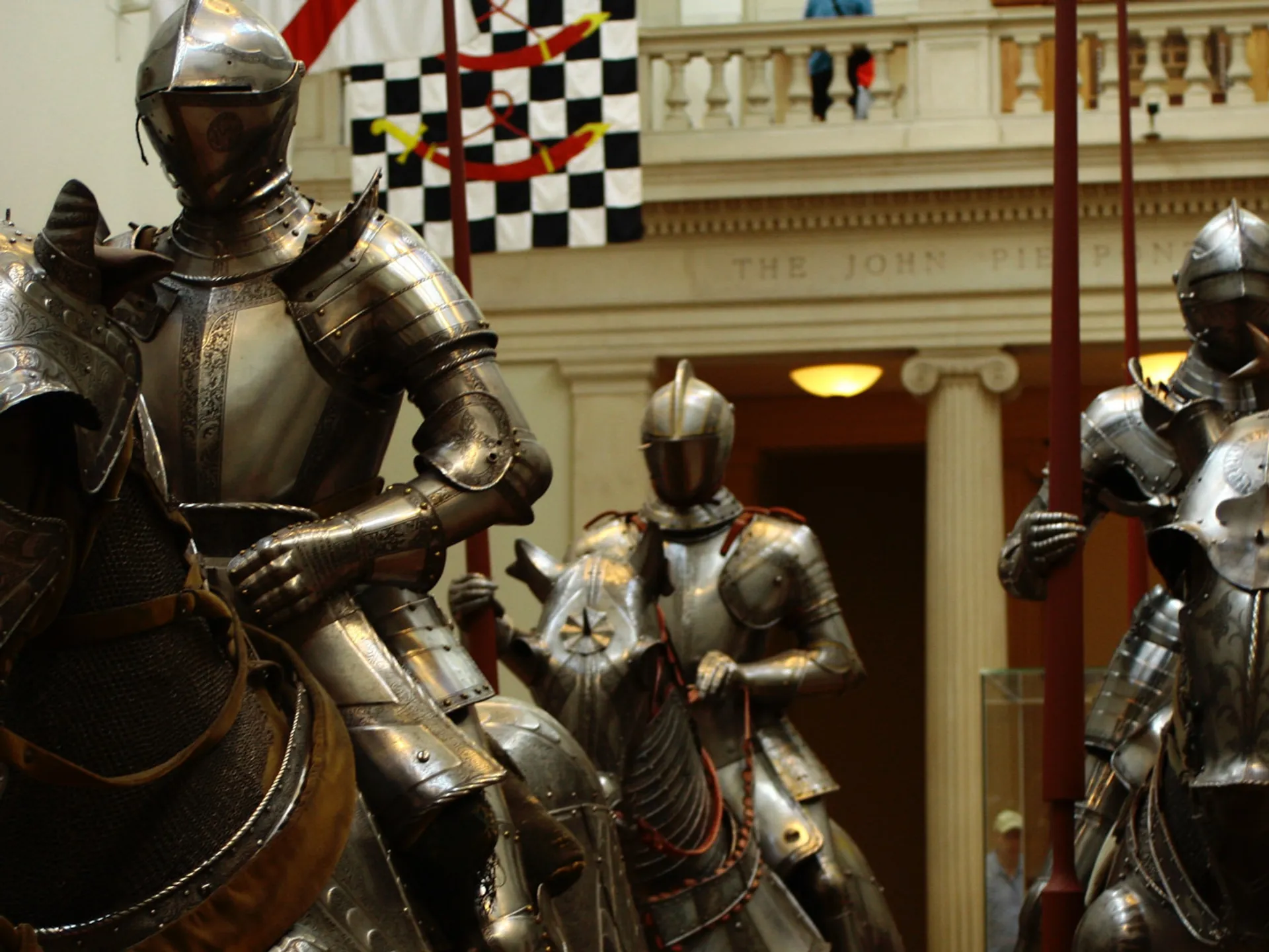 Armadura medieval en el Museo Metropolitano de Arte de Nueva York - Museo Metropolitano de Arte - Museos de Nueva York - Qué ver en Nueva York - Guía de Viajes Nueva York - Buendía Tours