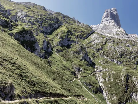 Excursión a Lagos de Covadonga y Cangas de Onís desde Santander