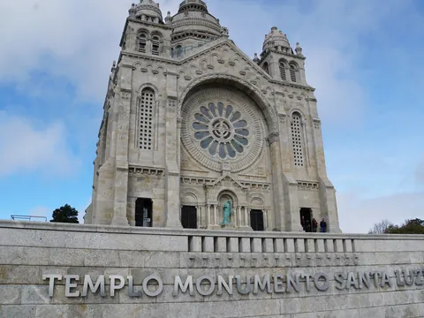 Fachada del Templo Monumento de Santa Luzia en Viana do Castelo.