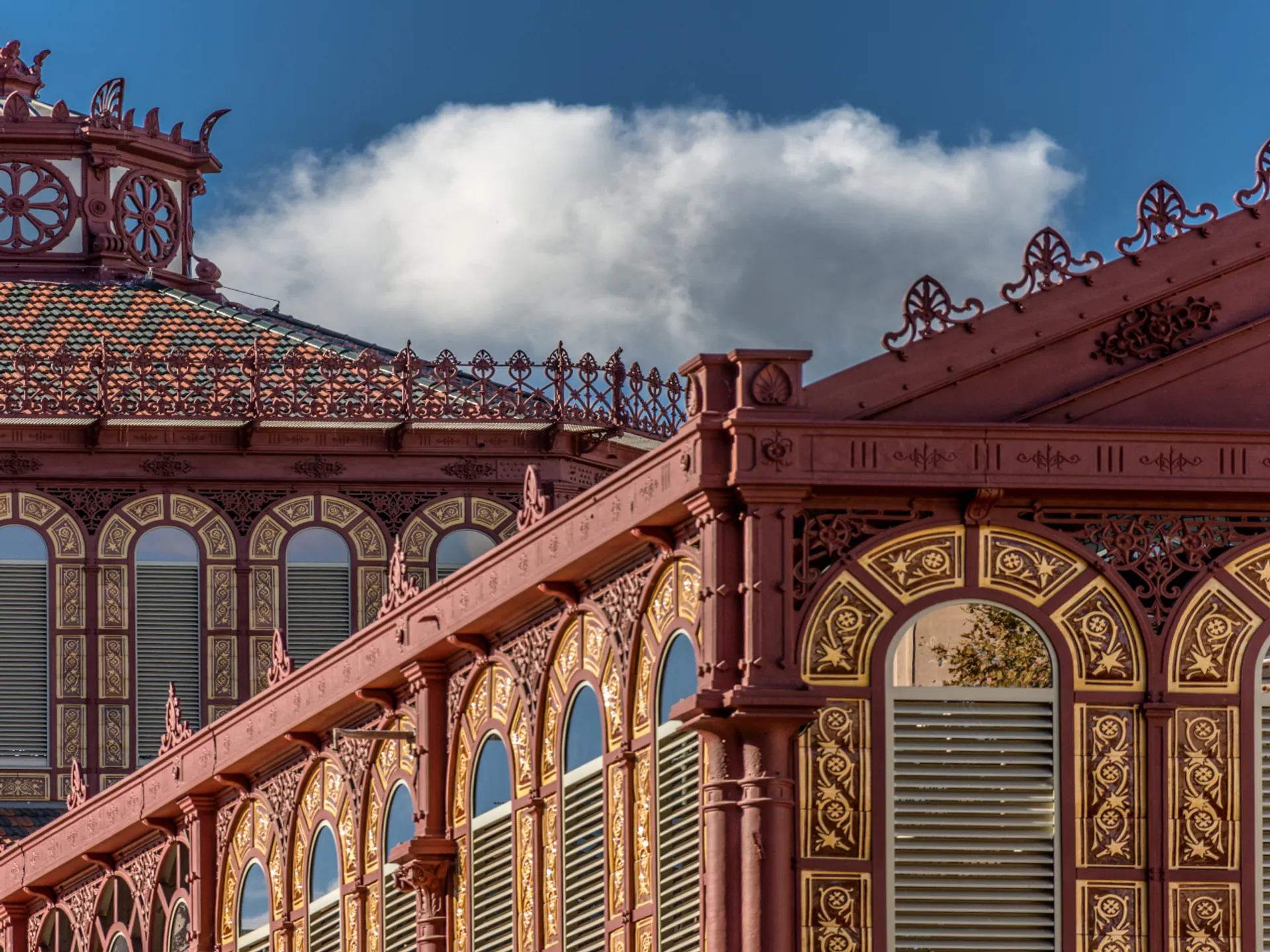 Fachada del Mercat de Sant Antoni - Mercat de Sant Antoni de Barcelona - Qué ver en Barcelona - Guía de Viajes Barcelona - Buendía Tours