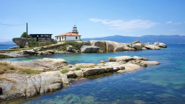 paseo en barco o Grove Ra Arousa Degustacion Mejillones Vino Galicia